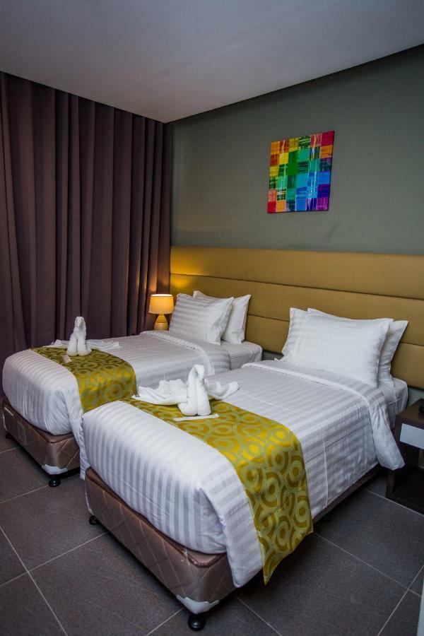 Hotel Costa Brava ตาโคลบัน ภายนอก รูปภาพ